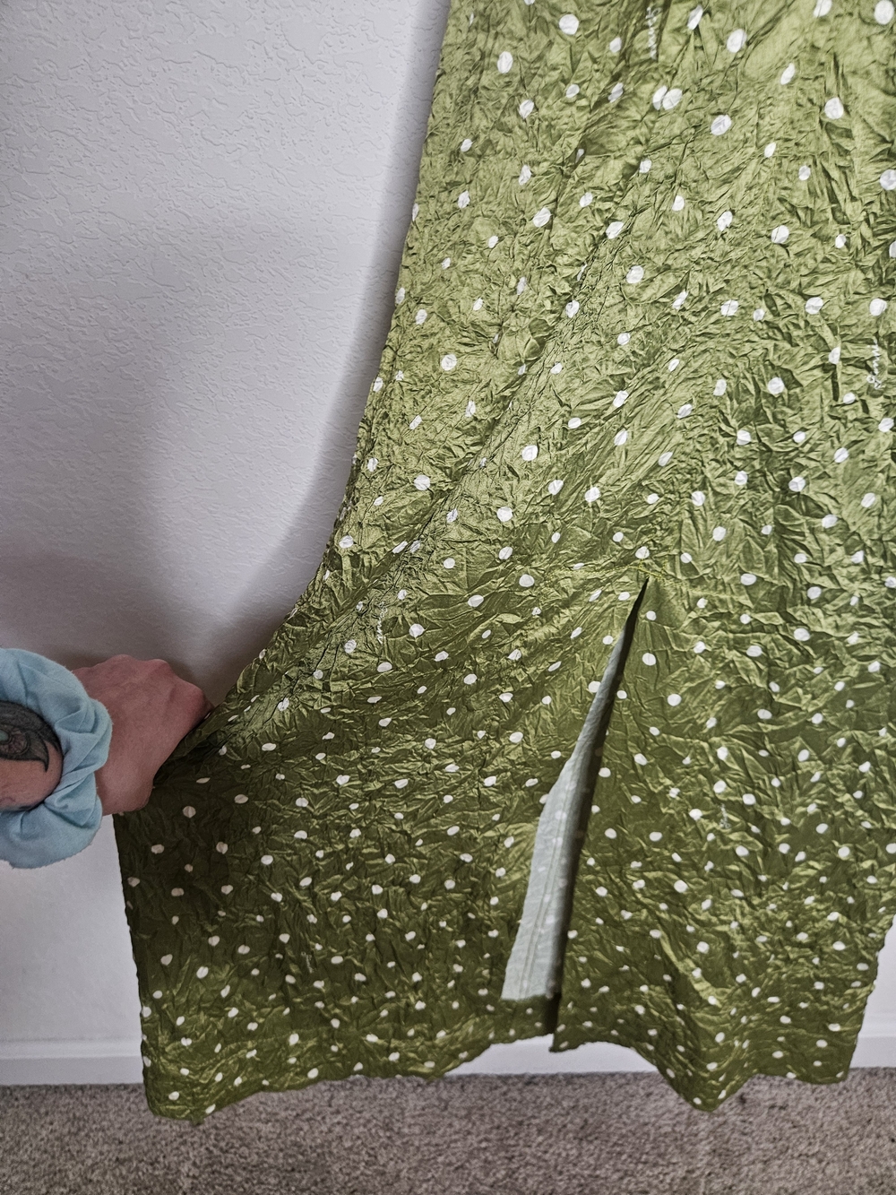 GANNI Green Polka Dot Cold Shoulder Midi Dress Size 34 US 4 V Neck Satin NWOT - Picture 7 of 16